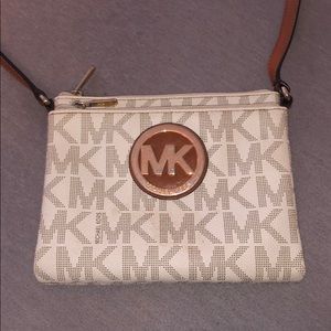 michael kors cross body